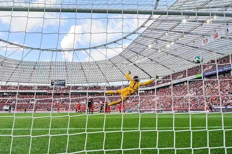 In Welcher Fußball Liga Fallen Die Meisten Tore So fallen die Tore in der Bundesliga - Bundesliga | Bildergalerie - kicker
