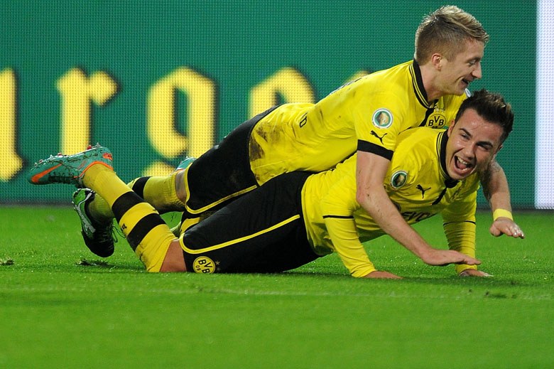 Marco Reus jubelt mit Mario G&#246;tze