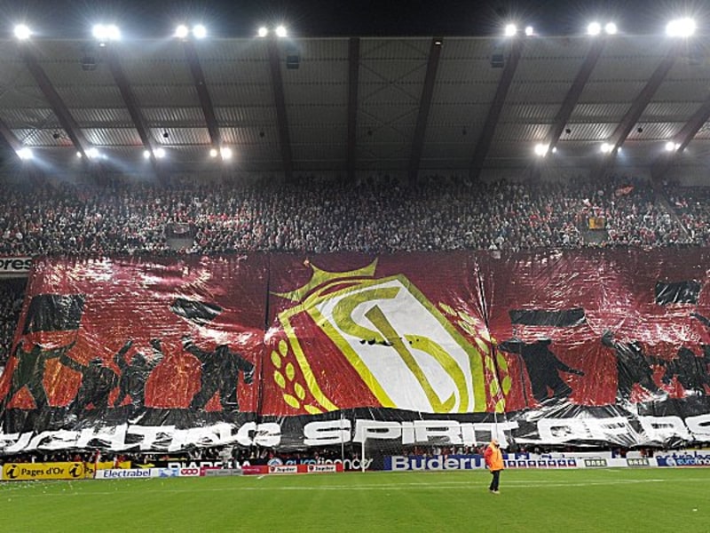 L&#252;ttichs Fans machen das Stade Sclessin zum &quot;Hexenkessel&quot;.