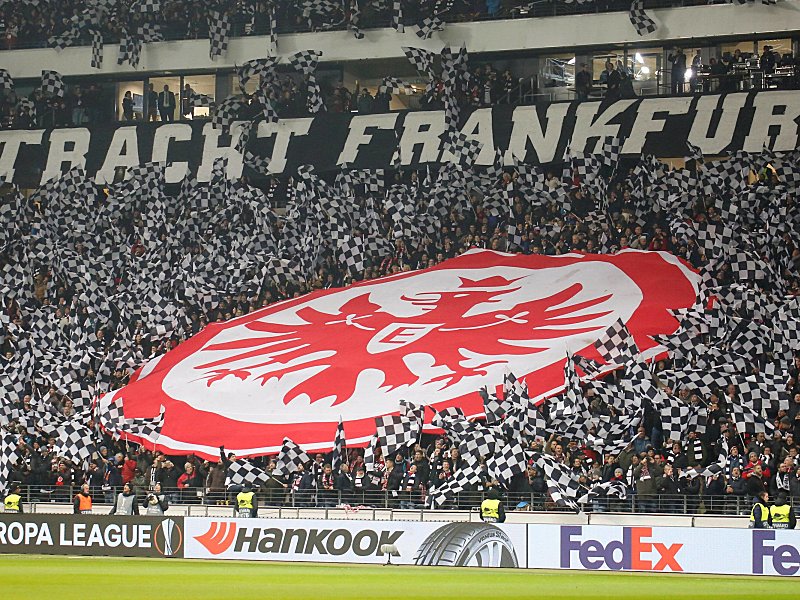 Einige Frankfurt-Fans kommen doch noch zu unverhofften Ticket-Freuden.