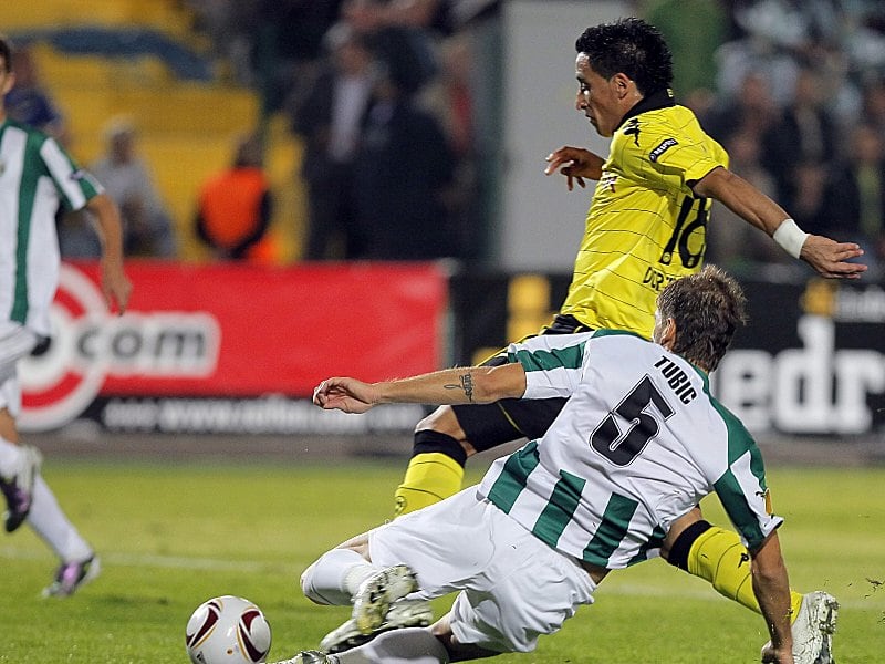 An allen vier Dortmunder Toren beteiligt: Lucas Barrios.