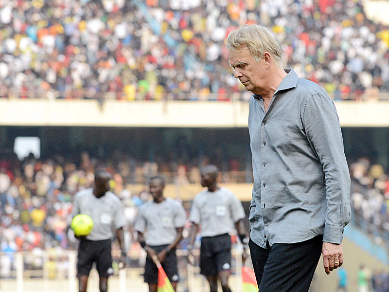 Gibt es ein Endspiel gegen Libyen? Kameruns Trainer Volker Finke.