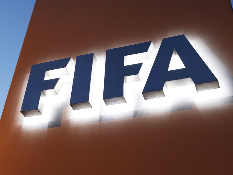 Der Scheinwerfer dreht sich in der Frage nach schwarzen Kassen zunehmend in Richtung FIFA.