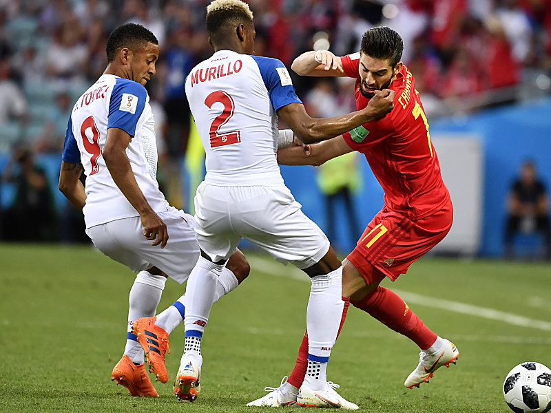 Hielten ordentlich dagegen: Panamas Gabriel Torres und Michael Murillo gegen Belgiens Yannick Carrasco (v.li.).