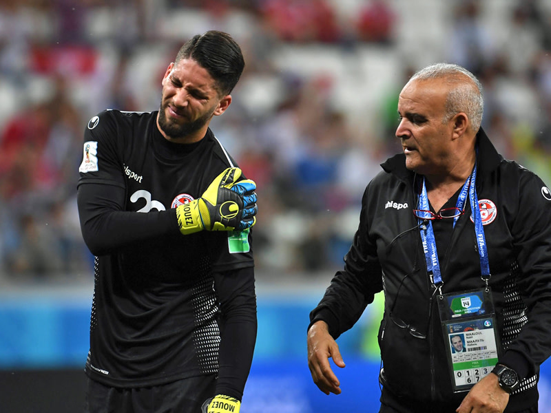 Aus und vorbei: Tunesiens Keeper Mouez Hassen kann nicht mehr eingesetzt werden.