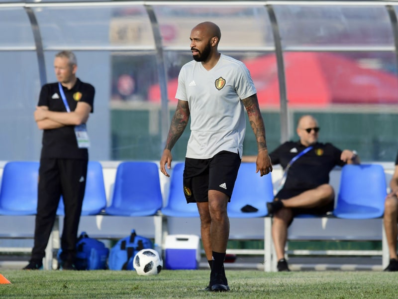 Namhafter Assistent: Thierry Henry.