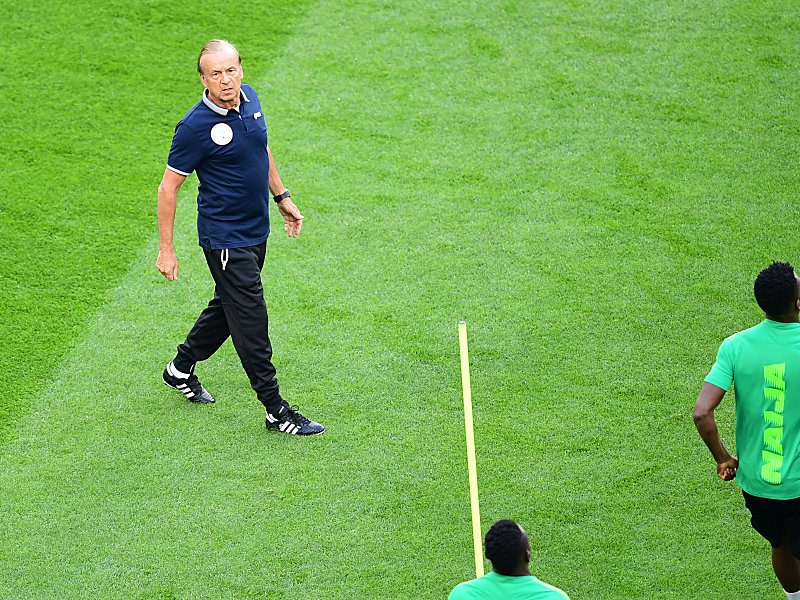 Geht mit breiter Brust in das Spiel gegen Argentinien: Nigerias Trainer Gernot Rohr.