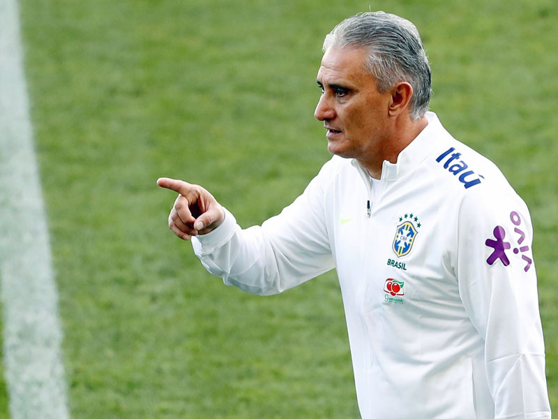 Brasiliens Nationalcoach Tite wird allerorts gefeiert - nach sieben Siegen aus sieben Spielen.