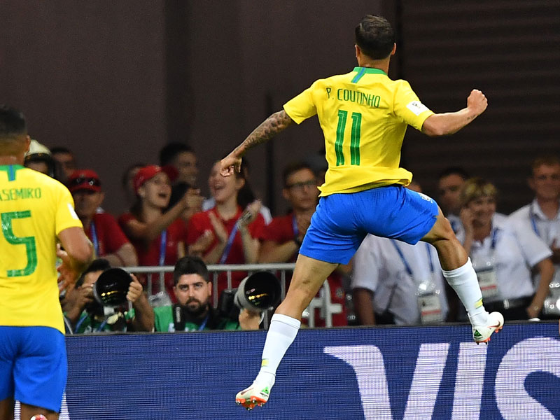 Jubelsprung: Philippe Coutinho bejubelt sein soeben erzieltes 1:0.