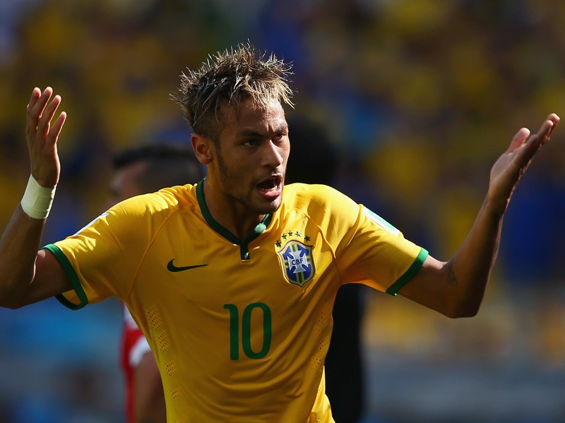 Lebte vollen Einsatz vor: Neymar sprintete den Gegenspielern davon, schlug Flanken, steckte Fouls ein und trieb Kollegen sowie Fans an.