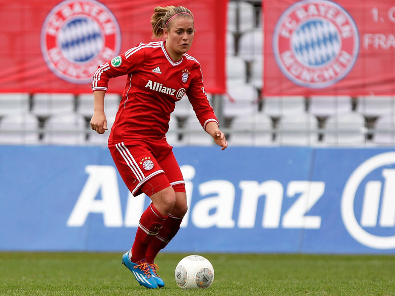 Clara Sch&#246;ne wechselt vom FC Bayern M&#252;nchen zum SC Freiburg.