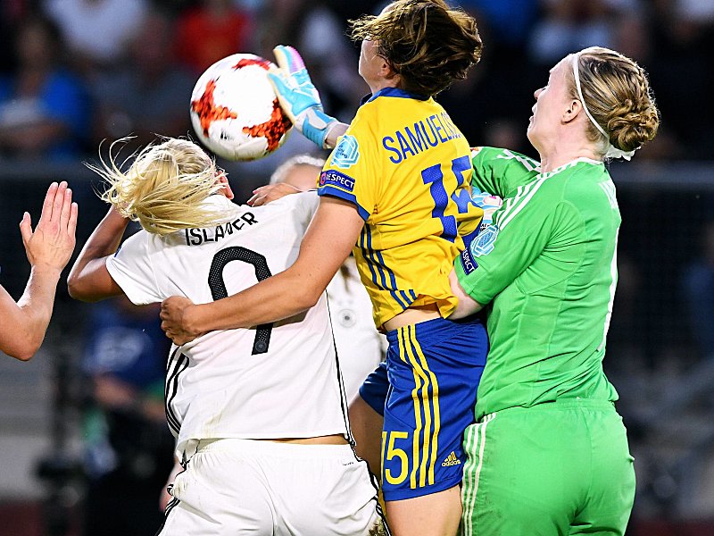 Enges Duell: Mandy Islacker konnte sich gegen Schweden nicht entscheidend durchsetzen.