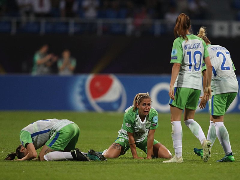 Am Boden zerst&#246;rt: Die Fu&#223;ballerinnen des VfL Wolfsburg unterlagen im Champions-League-Finale gegen Lyon mit 1:4.
