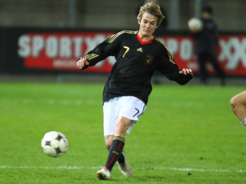 Luca D&#252;rholtz sicherte Leverkusen mit seinem Treffer zum 2:0 den Sieg gegen den Rivalen K&#246;ln.