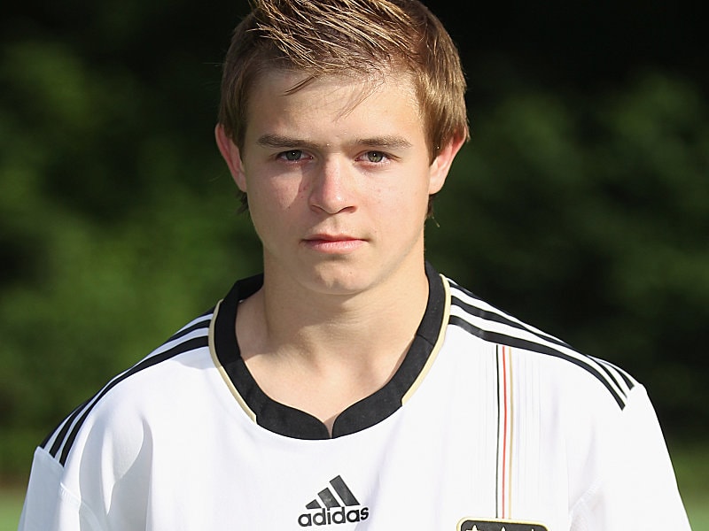 M&#246;nchengladbachs Kevin Holzweiler erzielte beim 2:0 der U 18 gegen Japan den Endstand.