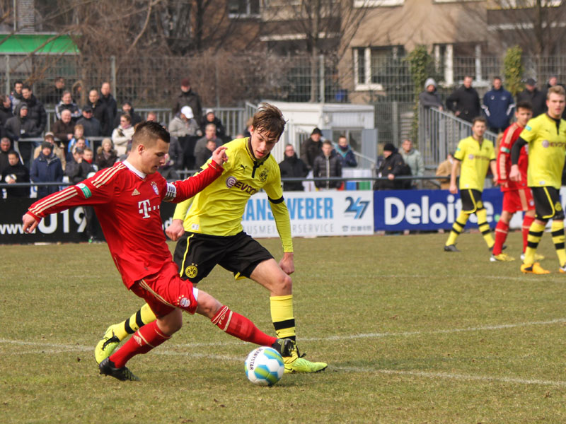 Schwarz-Gelb hatte die Nase vorne: Die Dortmunder setzten sich beim U-19-Turnier in D&#252;sseldorf gegen den FC Bayern durch.