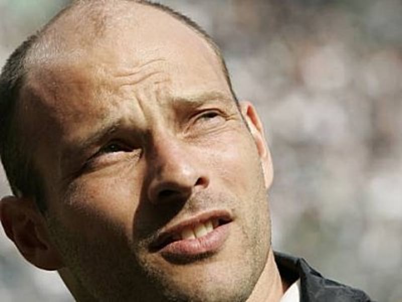 Nur zwei Spieler der Stammelf sind geblieben: Trainer Arie van Lent muss eine neue Mannschaft formen.