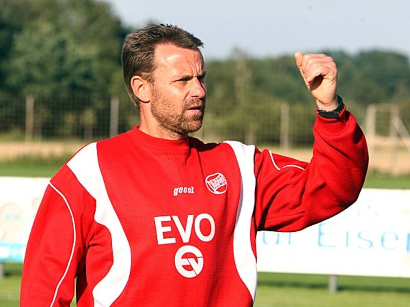 Bald wieder ein gewohntes Bild am Bieberer Berg: Manfred Binz, 2007 bereits in Offenbach als Co-Trainer t&#228;tig, verst&#228;rkt das Trainerteam der Kickers.