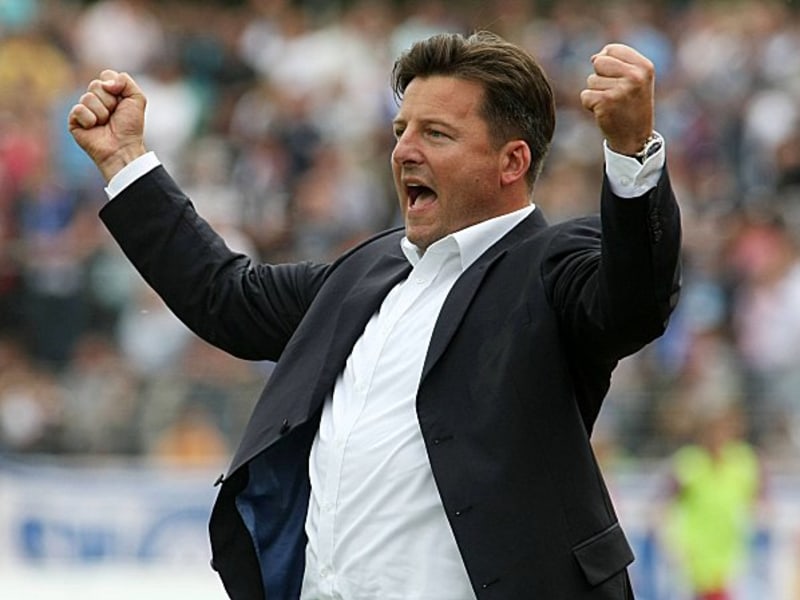 Freut sich mit seiner erfolgreichen Mannschaft auf die Dritte Liga: Darmstadts Trainer Kosta Runjaic.