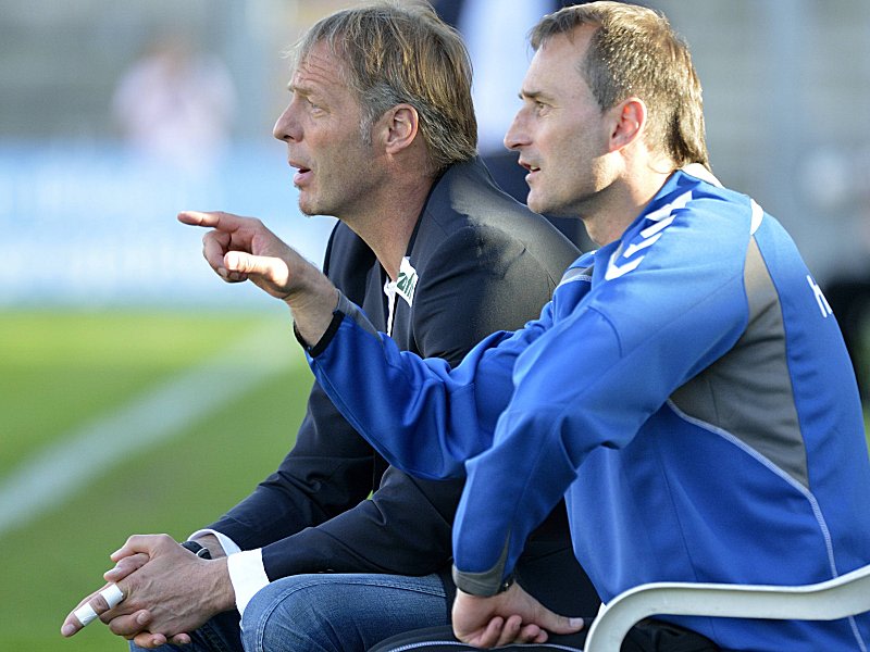 &#220;bernimmt ab der kommenden Saison den Posten des Cheftrainers: Georgi Donkov (re.), hier mit dem bisherigen Coach Reinhard Stumpf.