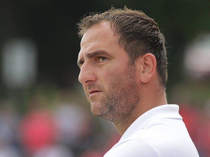 Warnt vor den Stuttgarter Kickers: Heidenheims Trainer Frank Schmidt.