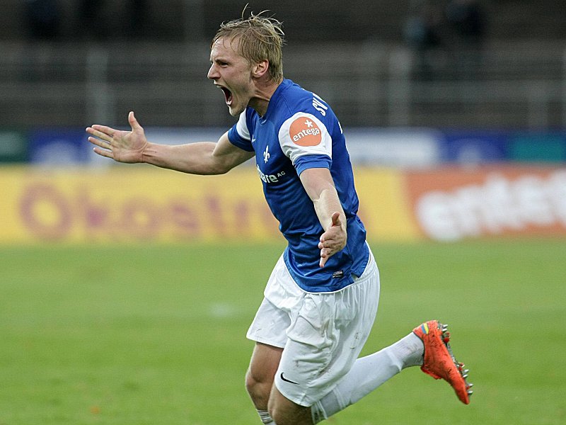 Ekstase pur: Darmstadts Hanno Behrens bejubelt seinen Goldenen Treffer im Hessen-Derby gegen Offenbach.