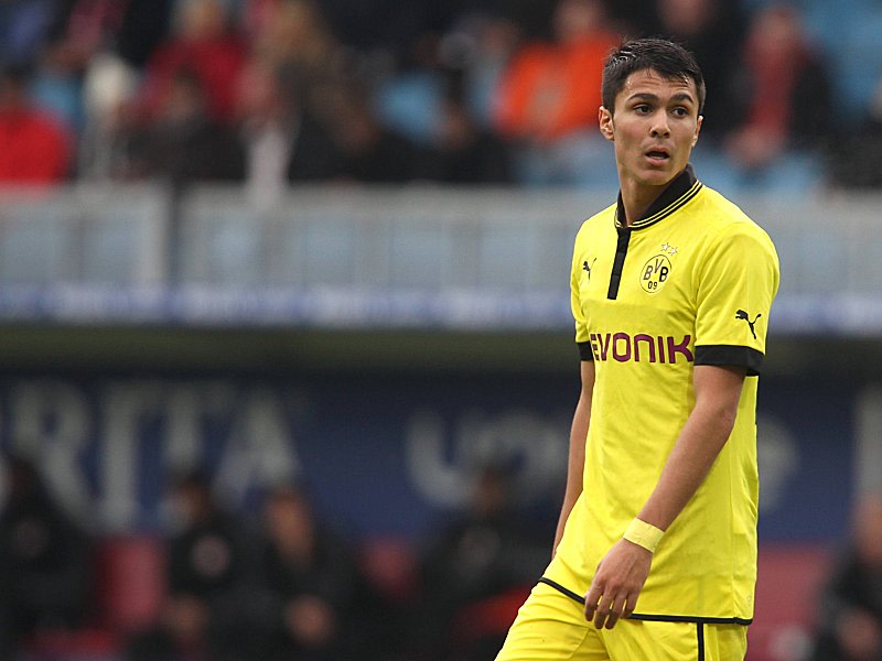 F&#252;r drei Spiele gesperrt: Dortmunds Mittelfeldspieler Leonardo Bittencourt.