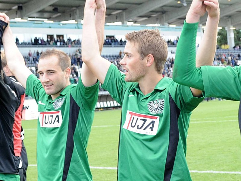 Gemeinsam jubeln: Fabian Hergesell (re.) und Patrick Kirsch beleiben beim SCP.