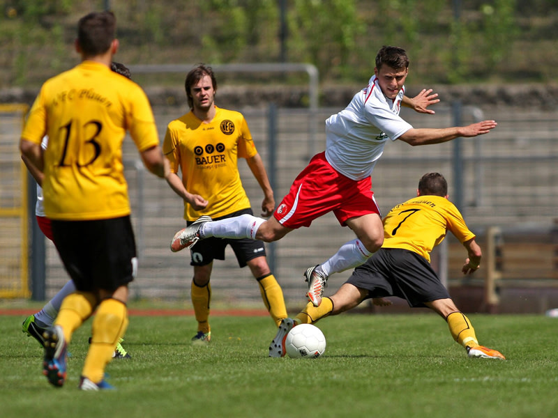Der dritte Neue ist ein Sechser: Niklas Brandt (Mitte) wechselt vom Berliner AK zum Halleschen FC.