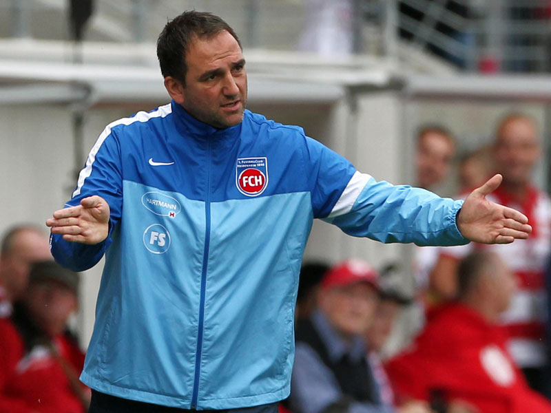 Trotz des Remis gegen den Letzten zufrieden: Heidenheims Coach Frank Schmidt.