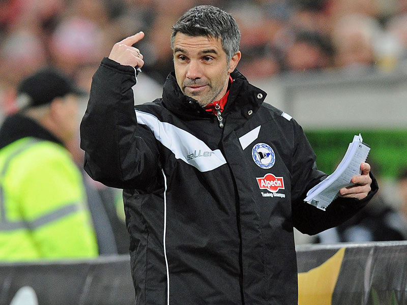 Wird anscheinend nicht mehr lange f&#252;r Bielefeld Anweisungen geben: Co-Trainer Gino Lettieri.