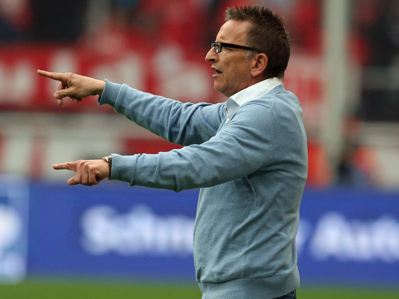 Dirigiert das Bielefelder Spiel auch in der 3. Liga: Coach Norbert Meier. 
