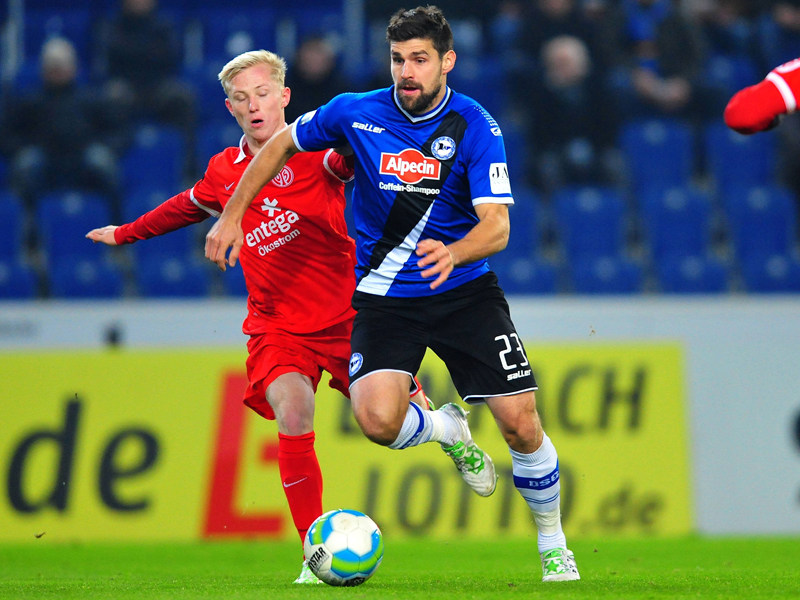Will mit seiner Mannschaft gegen Halle Revanche nehmen: Bielefelds Rechtsverteidiger Florian Dick.