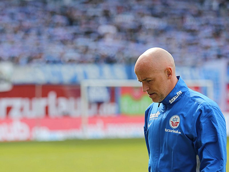 Hofft auf viele Fans im R&#252;cken: Rostock-Coach Baumann.