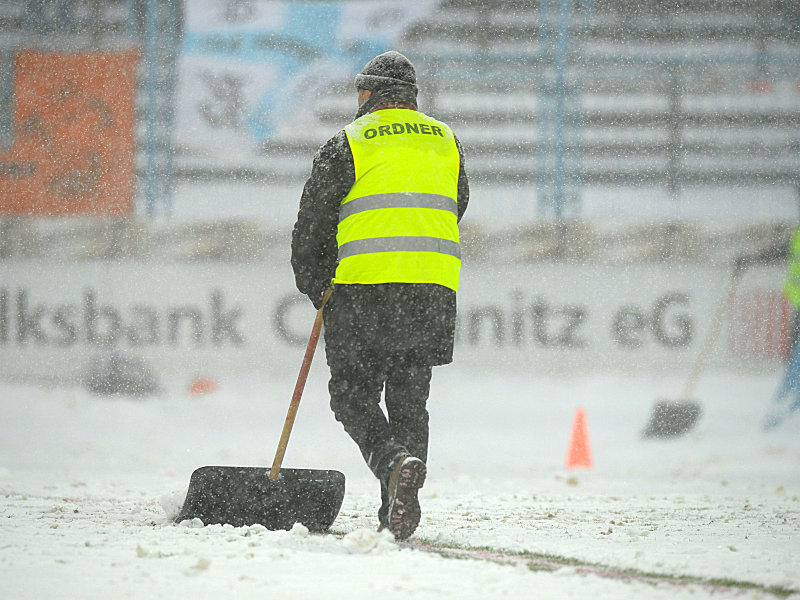 Diesmal hilft auch kein Schneeschippen mehr: Der DFB hat das Ostduell zwischen Chemnitz und Cottbus abgesagt.