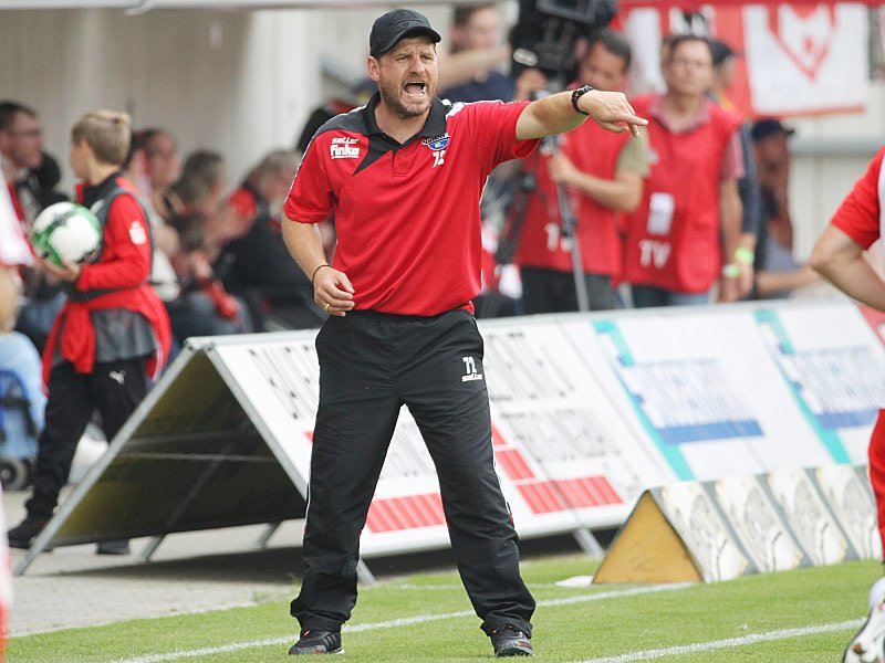 Steht mit Paderborn vor anstrengenden Wochen: Trainer Steffen Baumgart. 