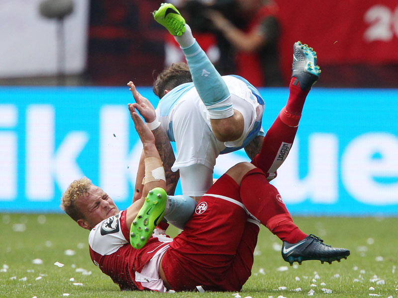 Mit vollem Einsatz: Christoph Hemlein feierte mit dem FCK einen 1:0-Sieg zum Auftakt gegen 1860 M&#252;nchen.