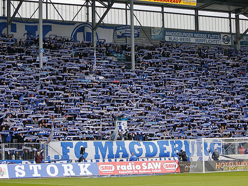 H&#252;pfen nicht mehr: Die Heimfans des 1. FC Magdeburg.