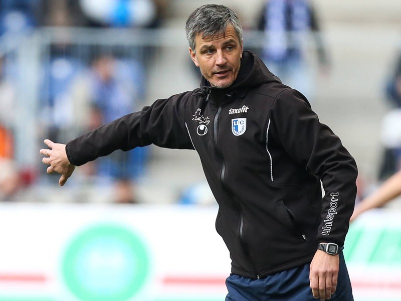 Volle Konzentration auf Frankfurt: Magdeburgs Coach Jens H&#228;rtel fordert eine gute Balance seines Teams.