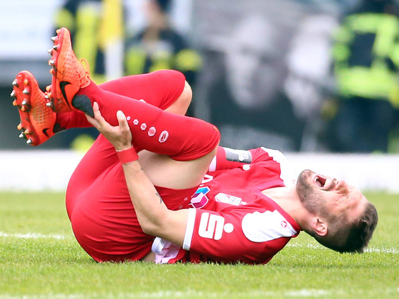 Schmerzen bei Sebastian Tyrala: Der Mittelfeldspieler zog sich einen Meniskusschaden zu und fehlt Erfurt im Saisonfinale.