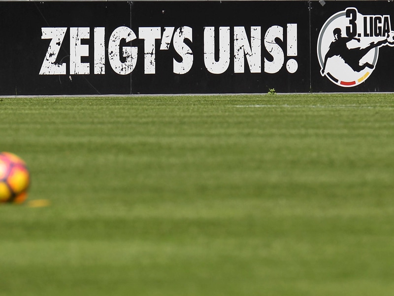 &quot;Zeigt&apos;s uns&quot;: Die Drittligisten senden eine klare Botschaft an DFB sowie Regional- und Landesverb&#228;nde.
