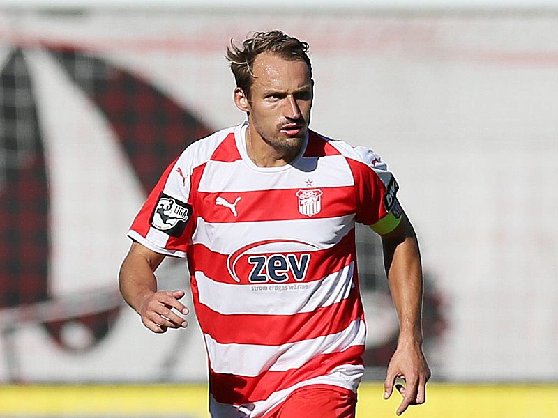 Tauscht die Fu&#223;ballschuhe gegen den Schreibtisch ein: Zwickaus Toni Wachsmuth.