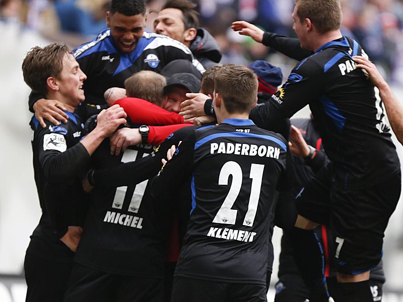 Grenzenloser Jubel: Dank zweier sp&#228;ter Treffer drehte der SC Paderborn die Partie gegen Rostock.