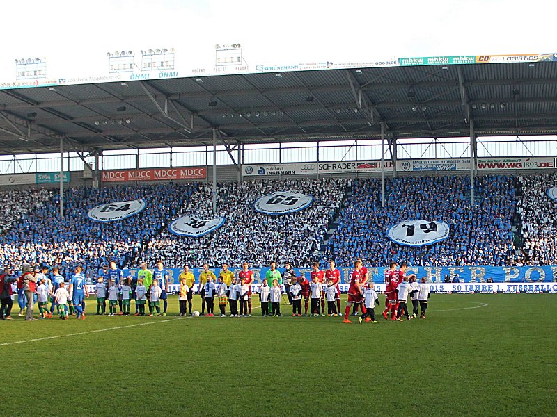 Imposante Choreo zum 50.: Der FCM feierte sich am Samstag.