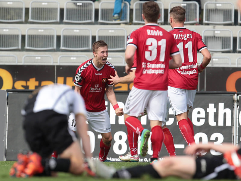 Freudenschrei: Sebastian Schiek erzielte in Aalen den entscheidenden Treffer.