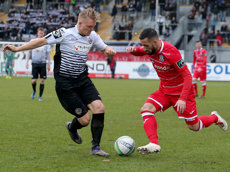 Aalens Thorsten Schulz (links) machte mit seinem Tor zum 2:0 den Deckel gegen den FSV Frankfurt drauf. 