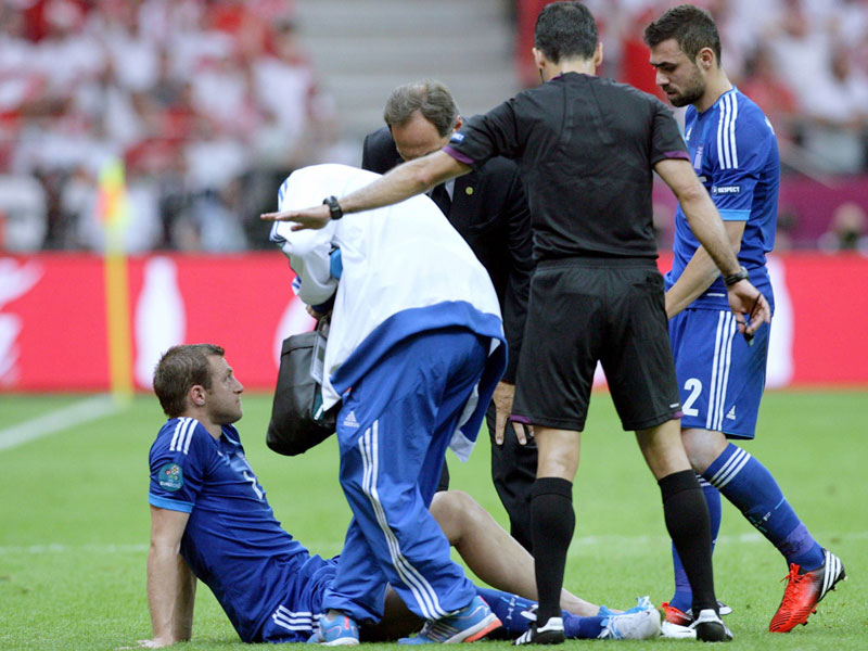Das Turnier ist gelaufen: Avraam Papadopoulos erlitt gegen Polen eine schwere Knieverletzung.