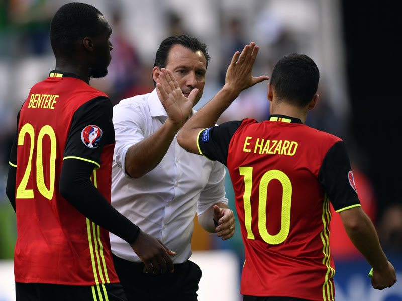 Erwartet Eden Hazard (re.) am Donnerstag zur&#252;ck im Training: Belgiens Trainer Marc Wilmots (M).