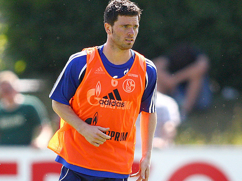 Schalkes Tim Hoogland darf trotz Cortison-Behandlung wieder am Training teilnehmen.