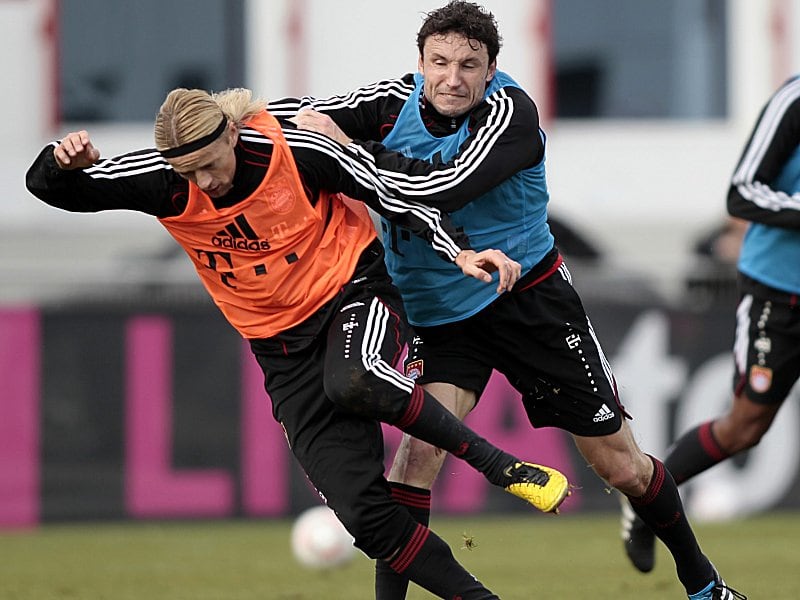 Im Bayern-Training gerieten Tymoshchuk (li.) und van Bommel aneinander.